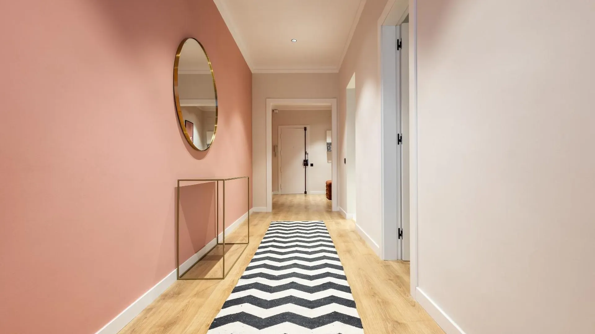 Stay U-Nique Apartments Balmes II 바르셀로나 0*,  스페인